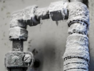 iStock-537664259_freezing pipes